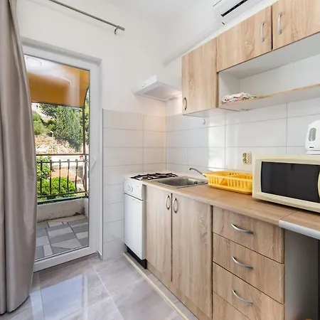 Studio Brist 6867c Apartment